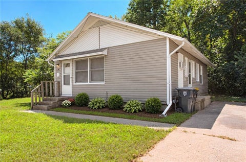 Photo of 4319 Towers Road, Kansas City, MO 64130 (MLS # 2640359)