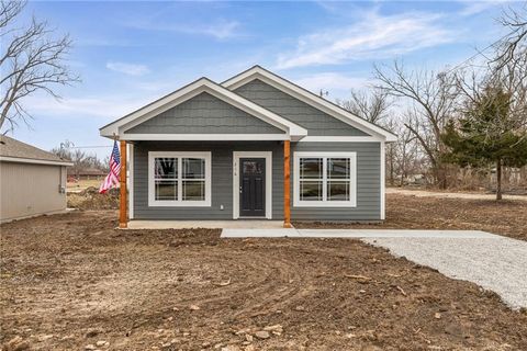 216 W 4th Street, Pomona, KS 66076 - MLS#: 2597457