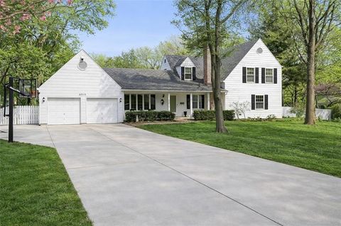 6915 Reeds Road Prairie Village KS 66208