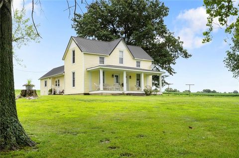Photo of 12189 119 Road, Sweet Springs, MO 65351 (MLS # 2617783)