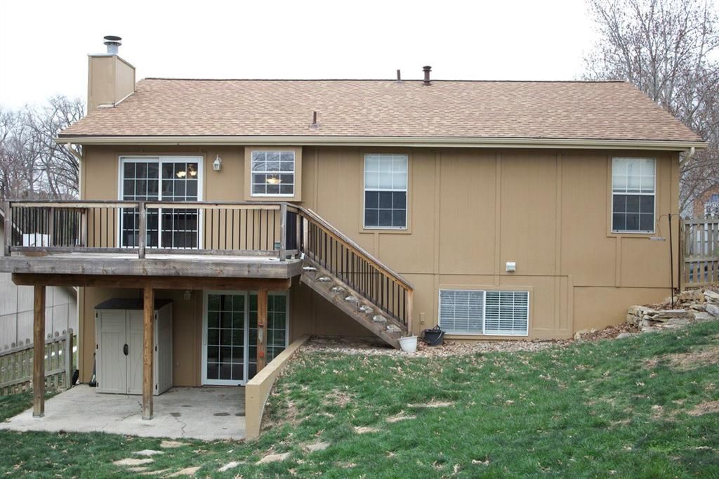 Photo of 10401 NW 57th Terrace, Parkville, MO 64152 (MLS # 2607994)