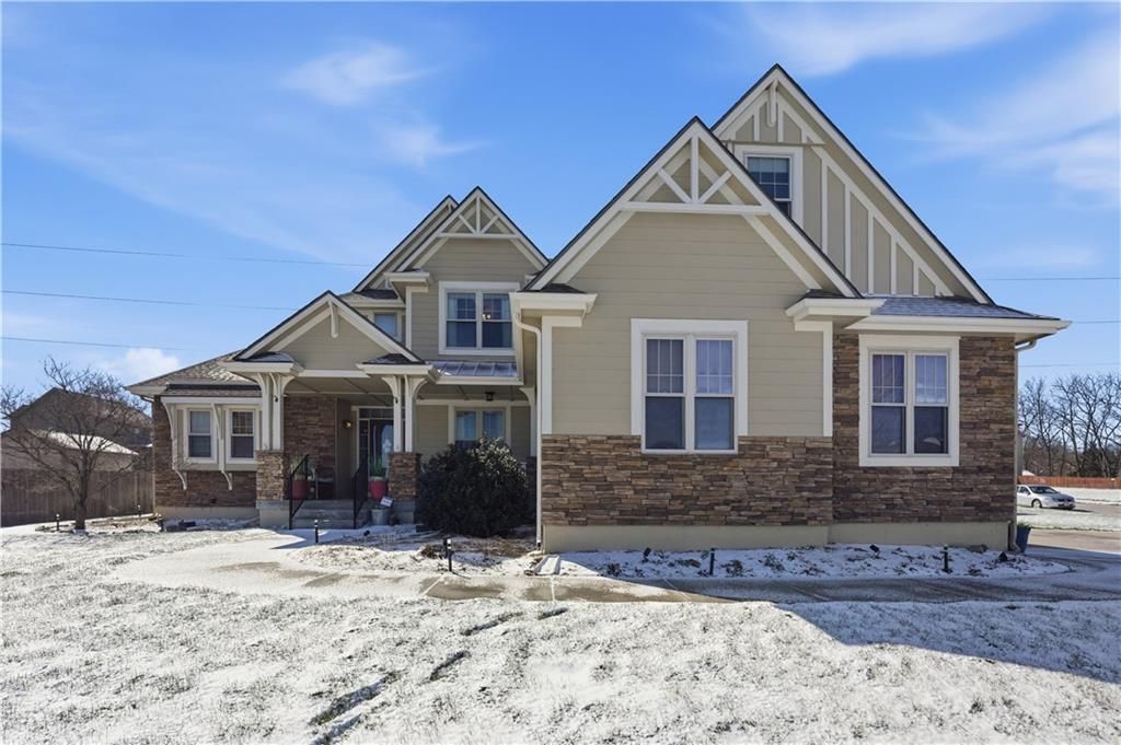 Photo of 1401 NE Ernest Way, Lees Summit, MO 64086 (MLS # 2607271)