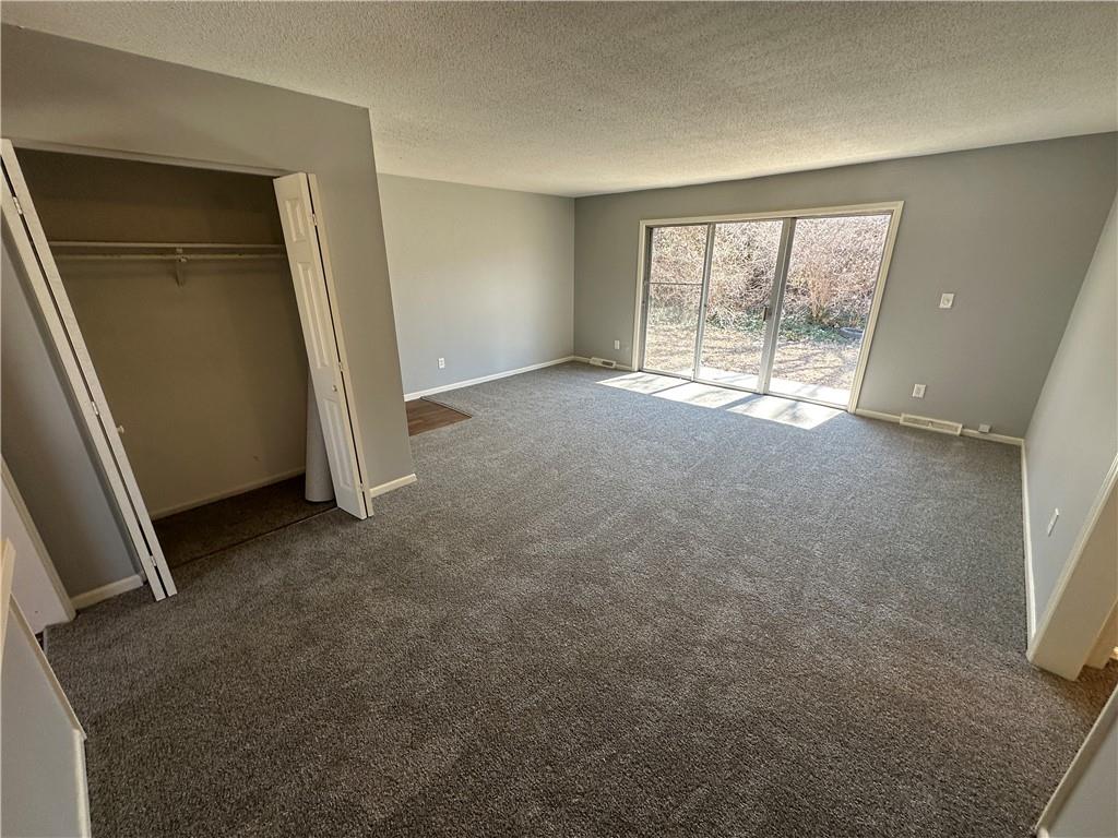 8725 Countryshire Lane