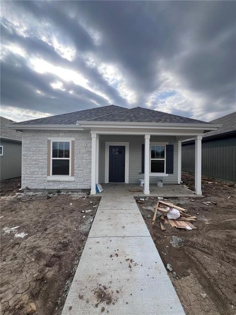 Photo of 1600 Cottonwood Creek Avenue #7, Kearney, MO 64060 (MLS # 2617610)