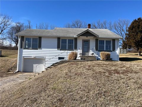 5518 Karrasch Street, St Joseph, MO 64505 - #: 2601940