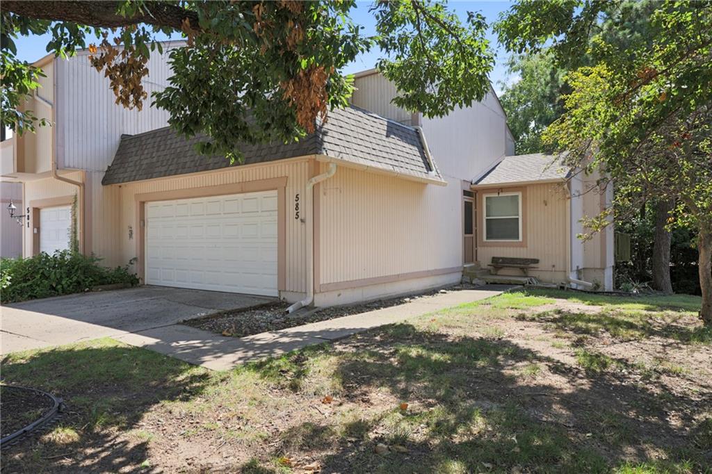 View Blue Springs, MO 64014 townhome