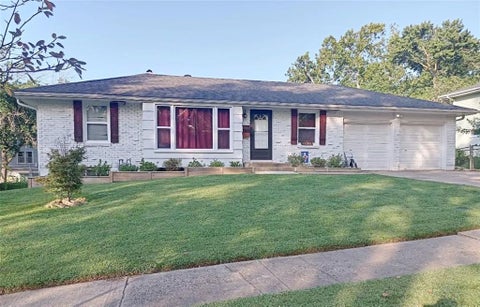 Photo of 10704 BALES Avenue, Kansas City, MO 64137 (MLS # 2643063)