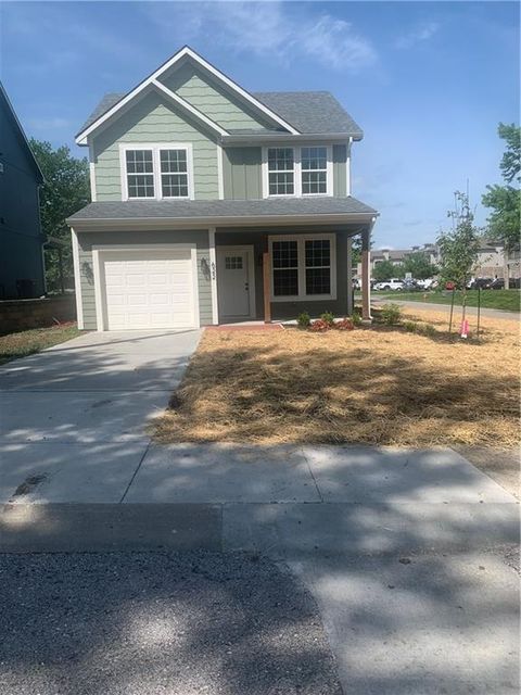 Photo of 622 NW Charlotte Street, Grain Valley, MO 64029 (MLS # 2608296)