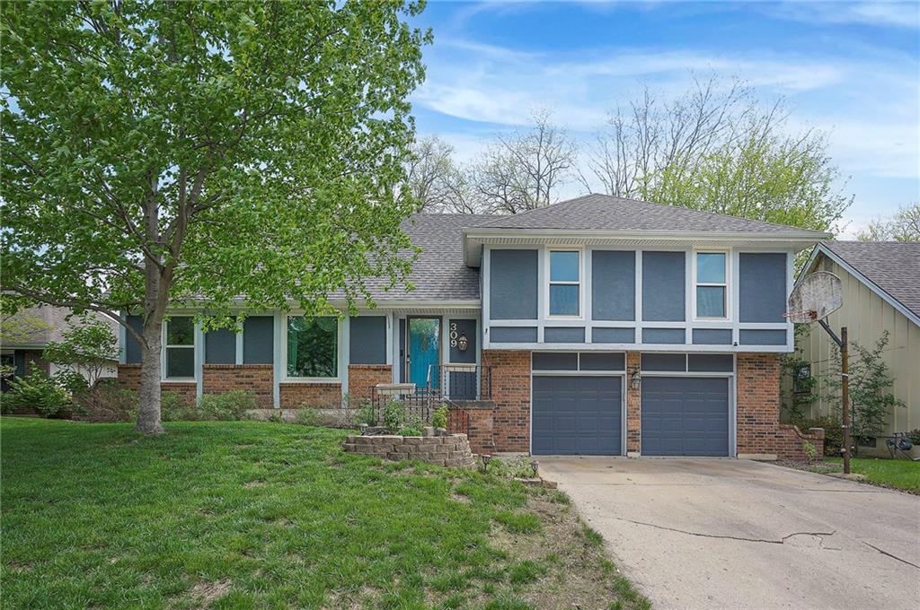 309 NE Country Lane