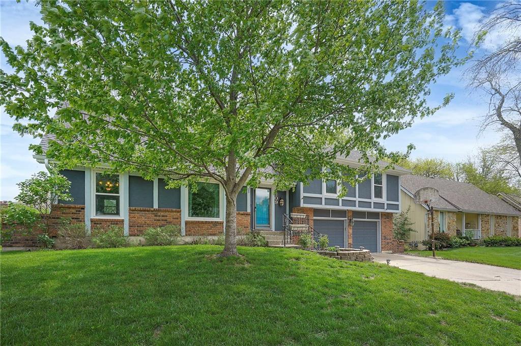 309 NE Country Lane