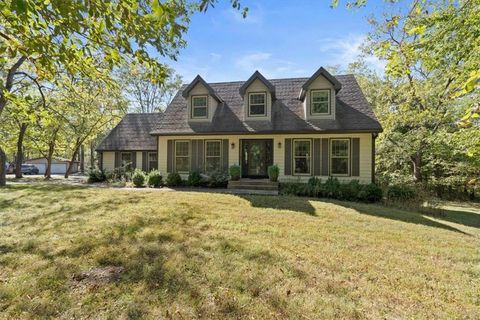 7447 Black Oak Circle Stilwell KS 66085