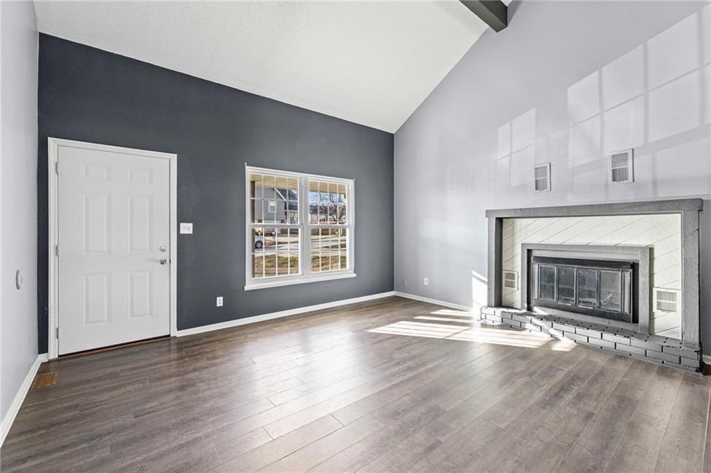 Photo of 1422 La Chateau Drive, Liberty, MO 64068 (MLS # 2592962)