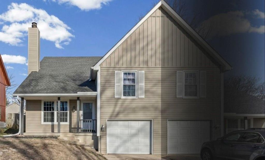 Photo of 1422 La Chateau Drive, Liberty, MO 64068 (MLS # 2592962)