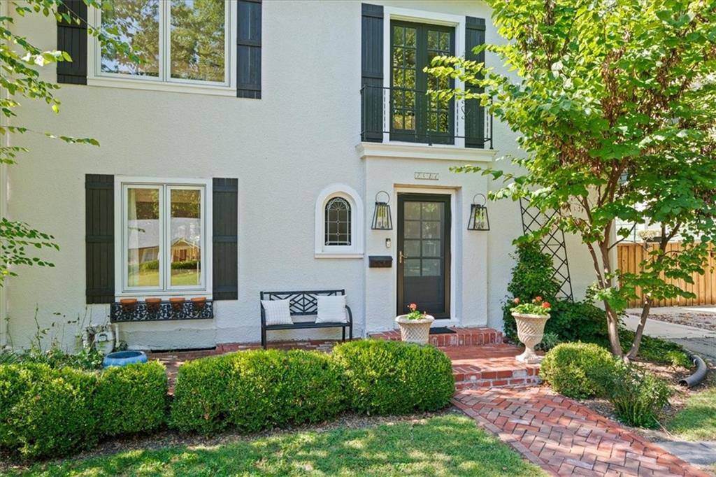 7416 Belleview Avenue