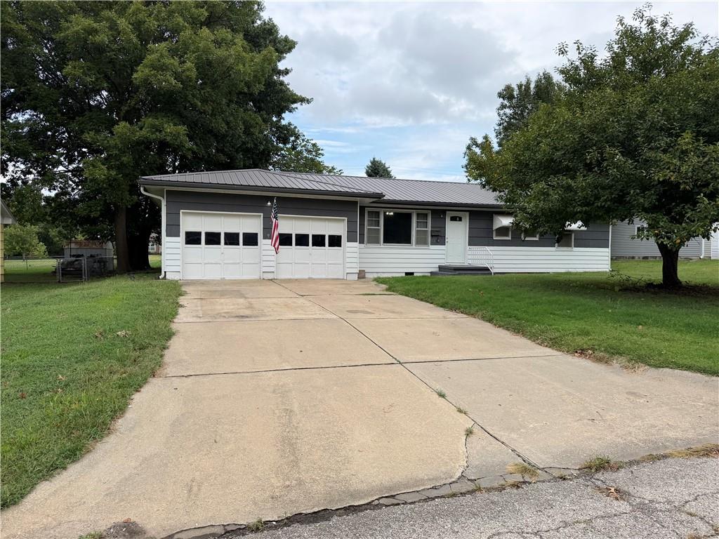 Photo of 237 Kaw Avenue, Garnett, KS 66032 (MLS # 2643189)