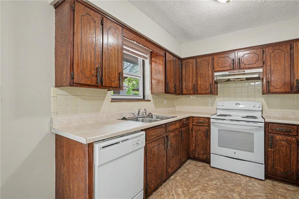 920-922 NW 13th Street