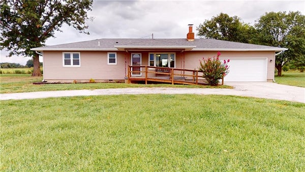 15665 E QUAIL RD, NEVADA, MO 64772 - Image 699a52bb9c736c00e77e76d8381821df/2198730307