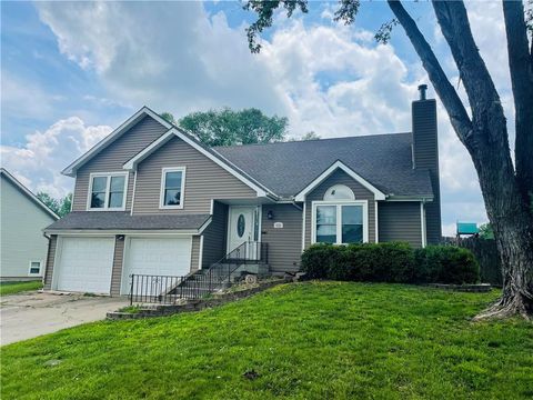 933 Park Avenue, Leavenworth, KS 66048 - #: 2624074