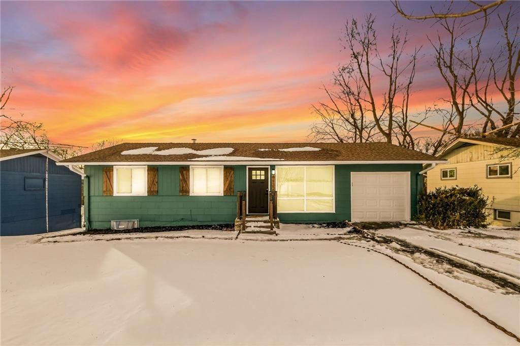 Photo of 8132 Sterling Avenue, Raytown, MO 64138 (MLS # 2598558)