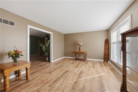 Tiny photo for 806 Galveston Drive, Liberty, MO 64068 (MLS # 2604768)