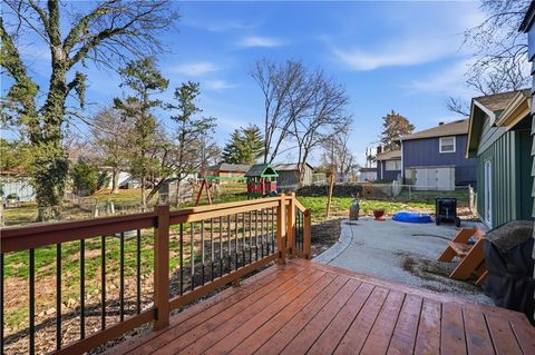 Tiny photo for 806 Galveston Drive, Liberty, MO 64068 (MLS # 2604768)