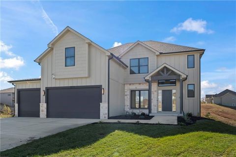 7075 NW Magnus Court Parkville MO 64152