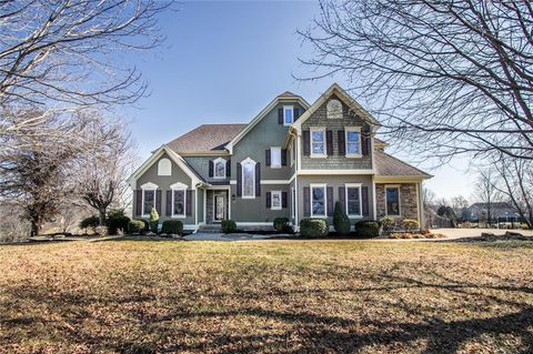 Photo of 4300 SE Willow Ridge Drive, Blue Springs, MO 64014 (MLS # 2582433)