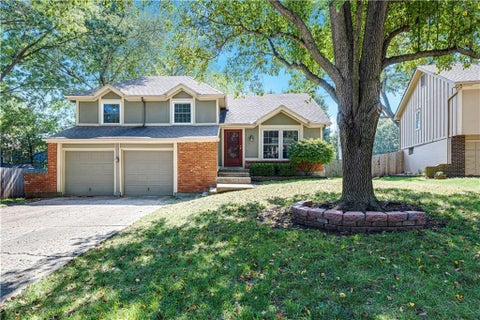 Photo of 16503 W 142nd Circle, Olathe, KS 66062 (MLS # 2641313)