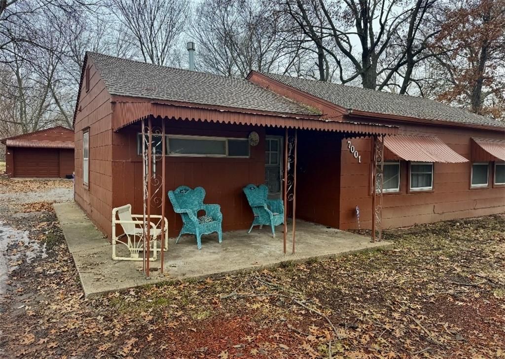 Photo of 7001 Raytown Road, Raytown, MO 64133 (MLS # 2592472)