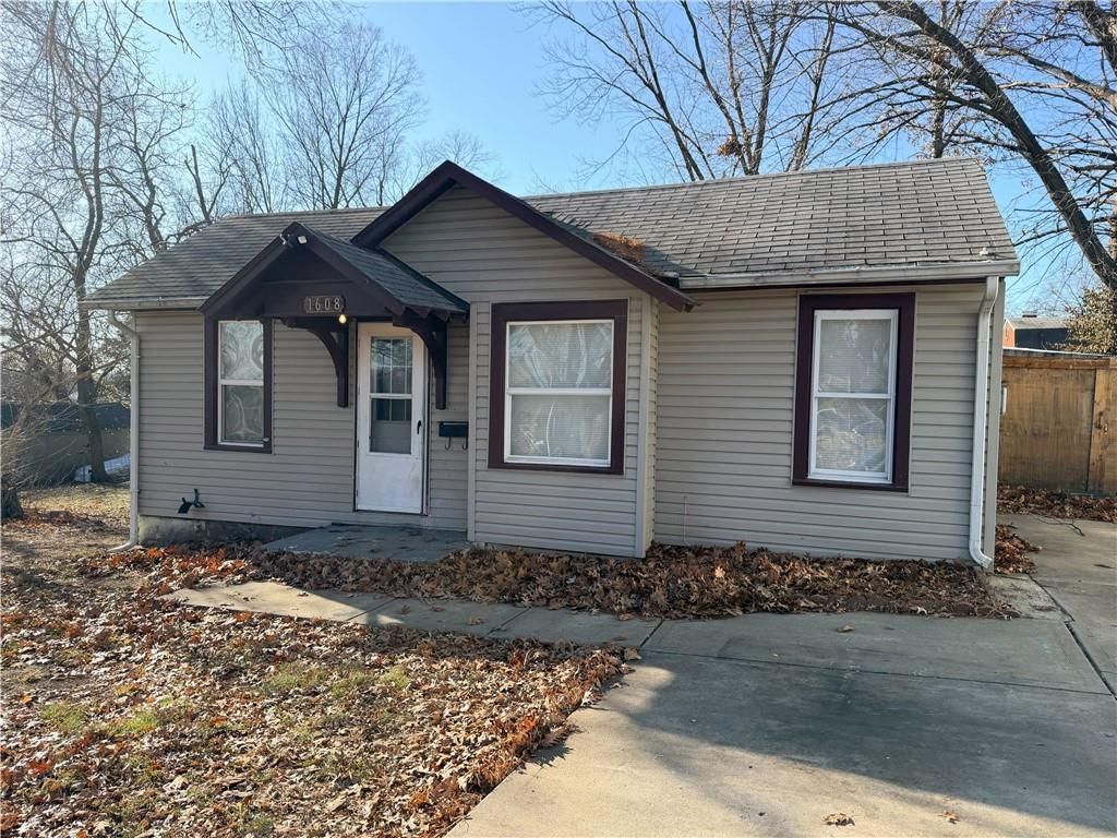 Photo of 1608 S Spring Street, Independence, MO 64055 (MLS # 2592629)