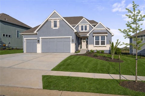 Photo of 17929 Manor Street, Overland Park, KS 66085 (MLS # 2629864)