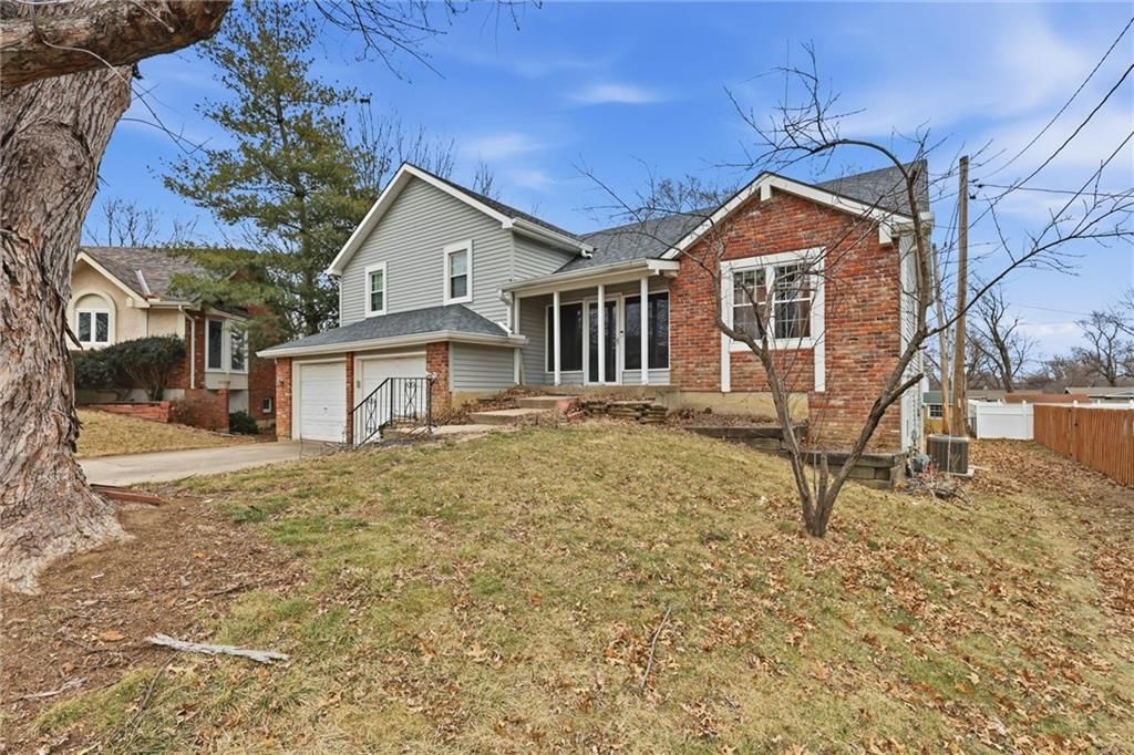 Photo of 2741 S 53rd Terrace, Kansas City, KS 66106 (MLS # 2598138)