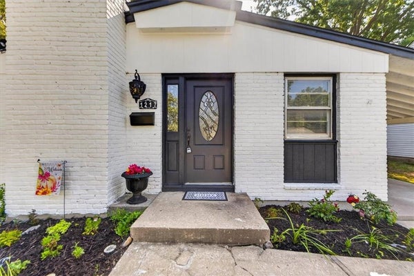 1217 S OSAGE ST, INDEPENDENCE, MO 64055 - Image 6ab4a39ab3baac24b4e6d2209875e24e/2954932091