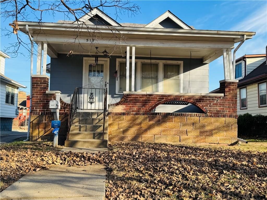Photo of 517 S lawn Avenue, Kansas City, MO 64124 (MLS # 2592365)