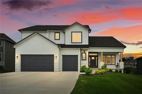 Photo of 5831 McCormick Place, Shawnee, KS 66226 (MLS # 2616077)