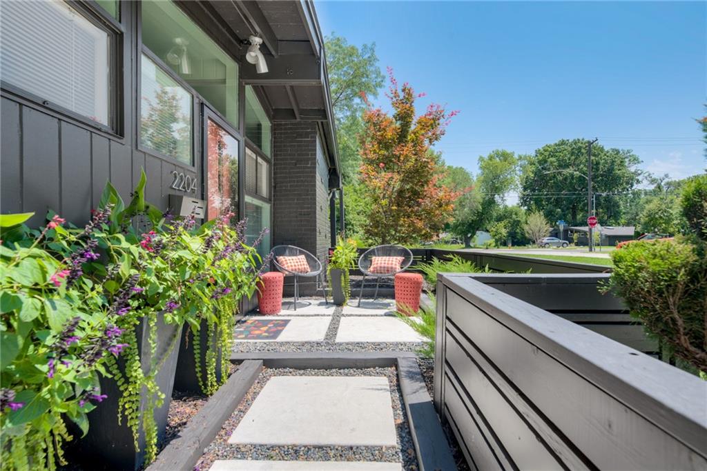 2204 W 71 Terrace