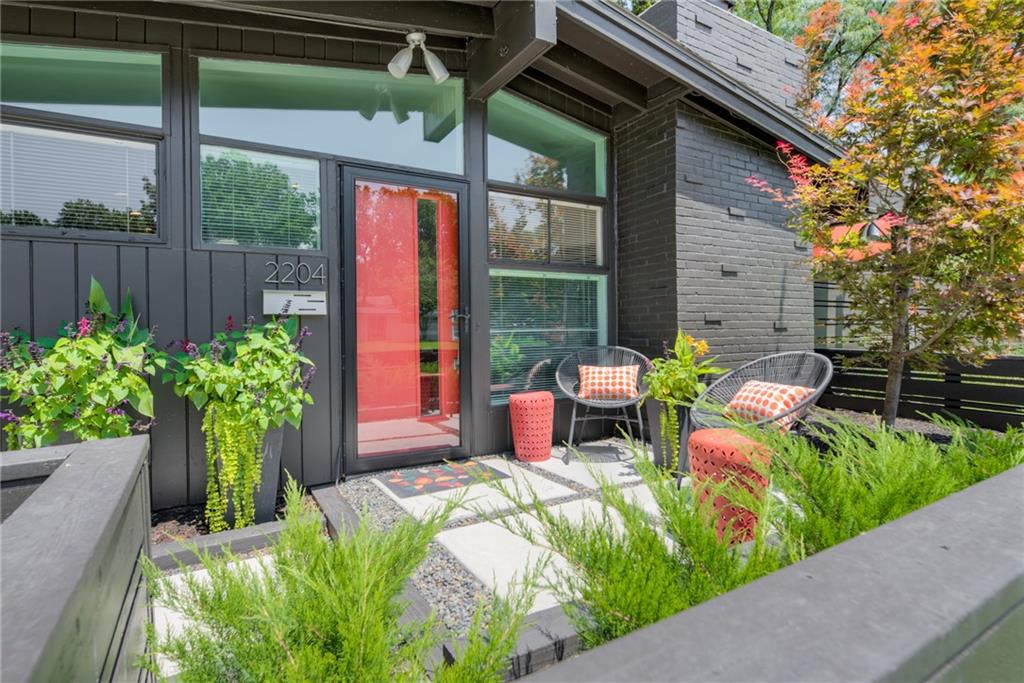 2204 W 71 Terrace