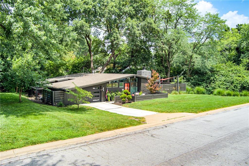 2204 W 71 Terrace