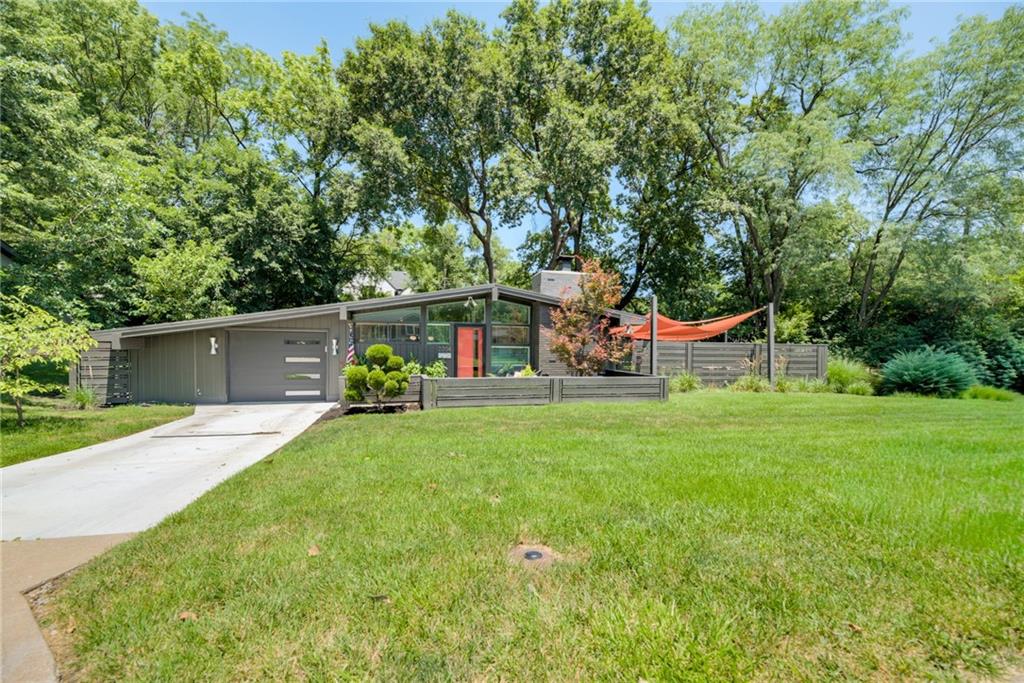 2204 W 71 Terrace