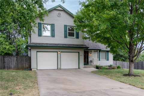 Photo of 1042 E Millview Circle, Olathe, KS 66061 (MLS # 2639636)