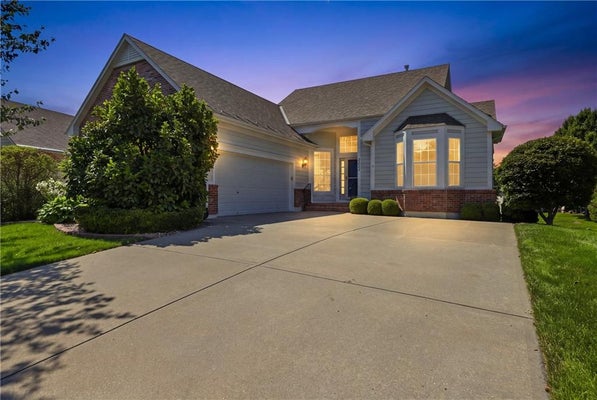 2722 S BRENTWOOD DR S, INDEPENDENCE, MO 64055 - Image 6af3e89ae2d9d91c955bbc14f8777624/2155630459