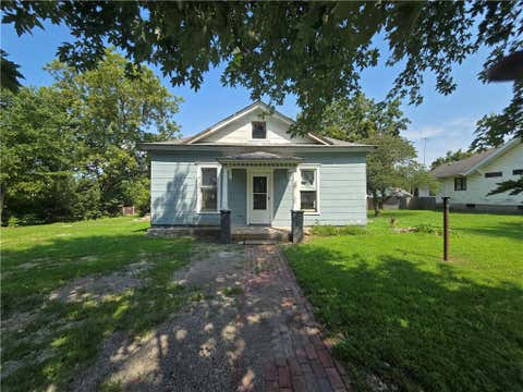 Photo of 810 William Street, Effingham, KS 66023 (MLS # 2634995)