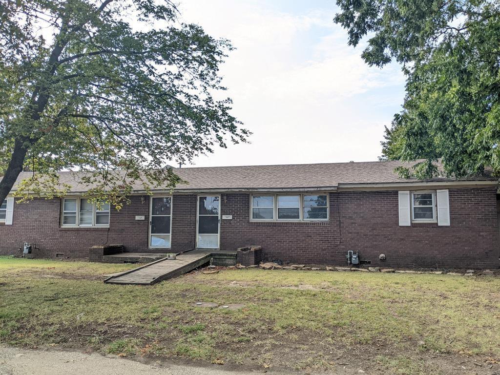 Photo 1 of 14 — 401 W 1st Street, Cherryvale, KS 67335