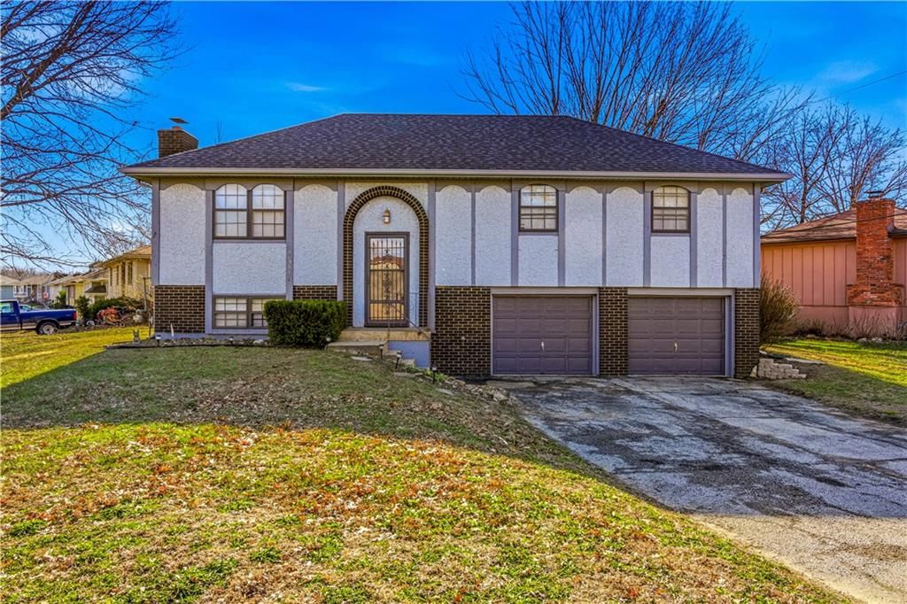 Photo of 16901 E 3rd Street, Independence, MO 64056 (MLS # 2607471)