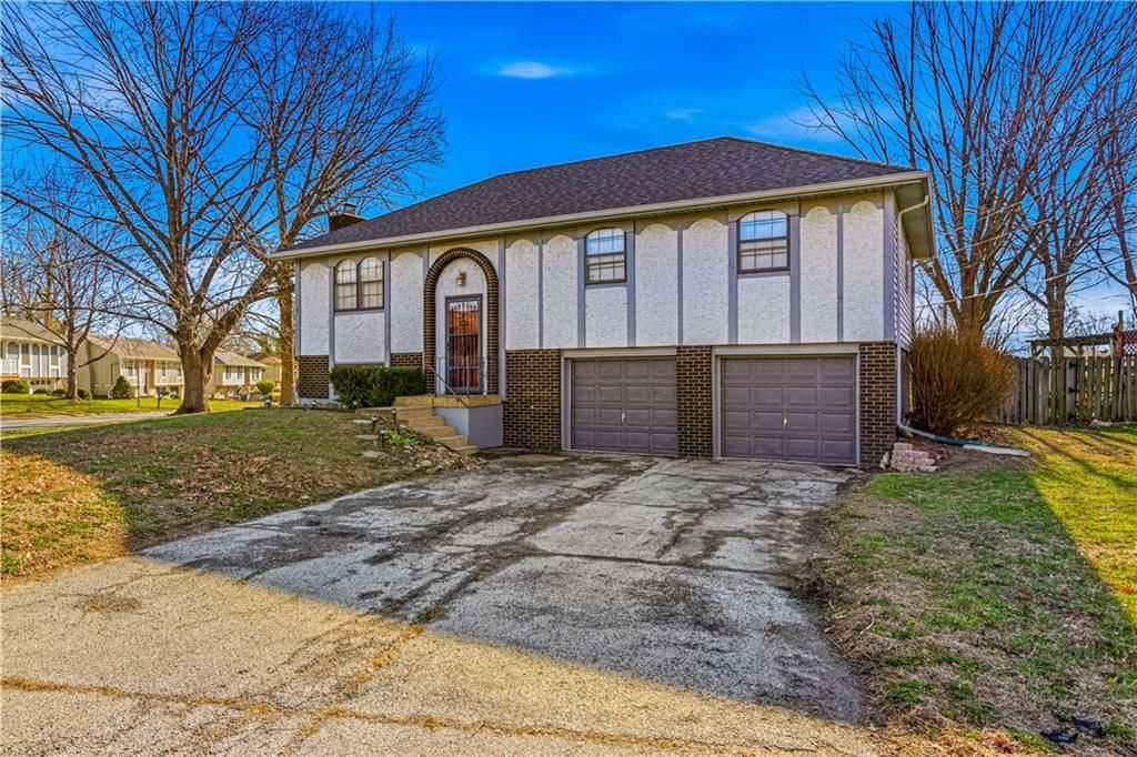 Photo of 16901 E 3rd Street, Independence, MO 64056 (MLS # 2607471)
