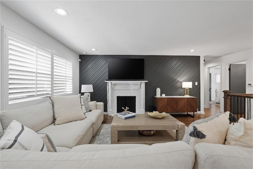 Photo of 7651 Tomahawk Road, Prairie Village, KS 66208 (MLS # 2598357)