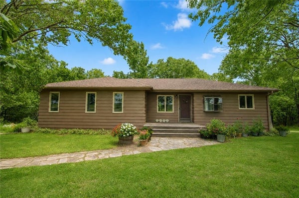 566 E 1000TH RD, BALDWIN CITY, KS 66006 - Image 6b3c1b93f28a4a85a94efc4a4bd2f2d3/3446133799