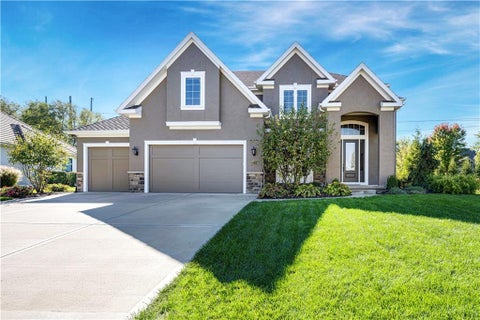 Photo of 6115 NW 104th Terrace, Kansas City, MO 64154 (MLS # 2647212)