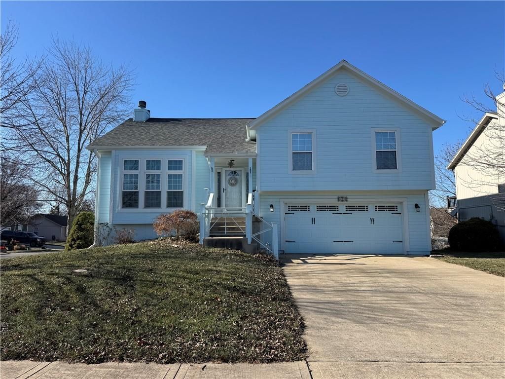 Photo of 300 N Hickory Street, Gardner, KS 66030 (MLS # 2592103)