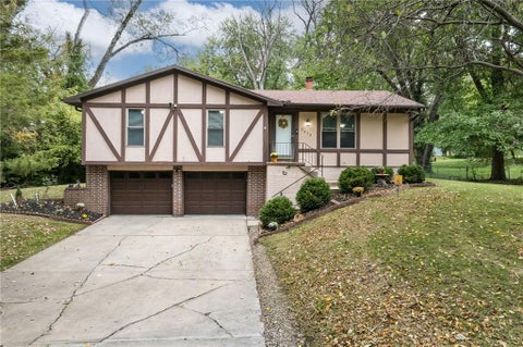 Photo of 2615 Karnes Road, St Joseph, MO 64505 (MLS # 2647928)